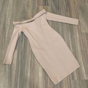 Off the Shoulder Body Con Dress!